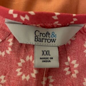 Croft and Barrow sleeveless pink and white blouse